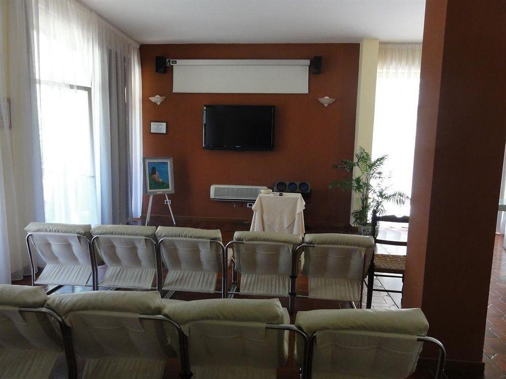 Hotel Gabrini Marina di Massa Bagian luar foto