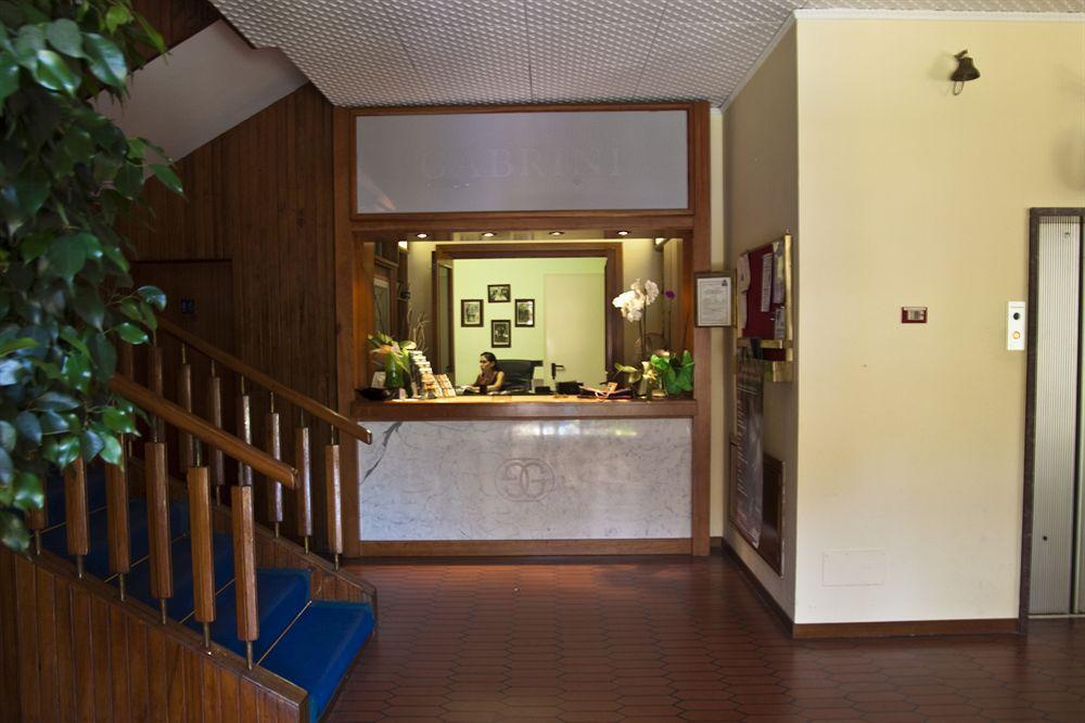Hotel Gabrini Marina di Massa Bagian luar foto