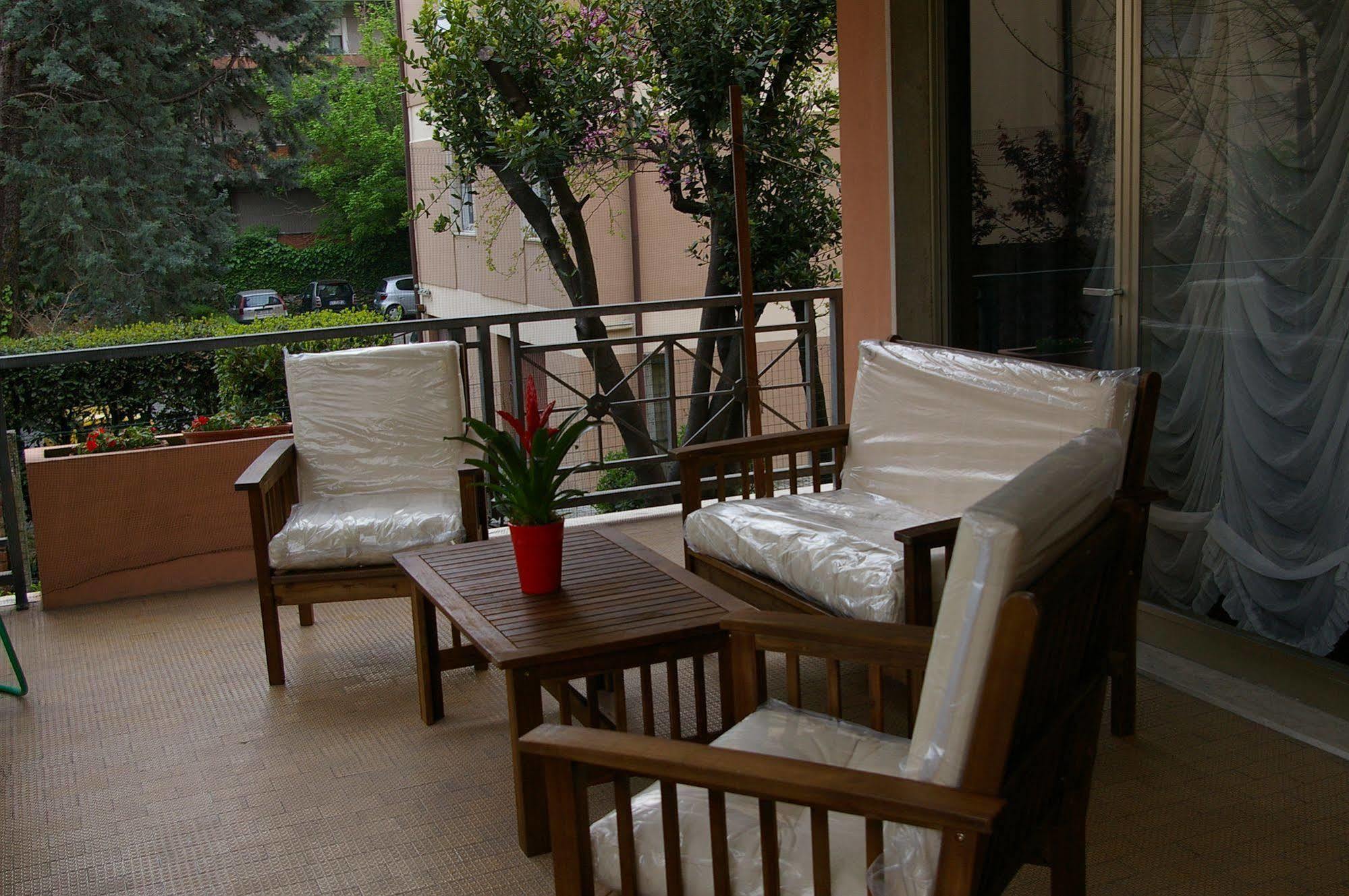Hotel Gabrini Marina di Massa Bagian luar foto